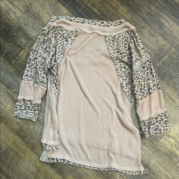 Cheetah print sweater. - Picture 3 of 4